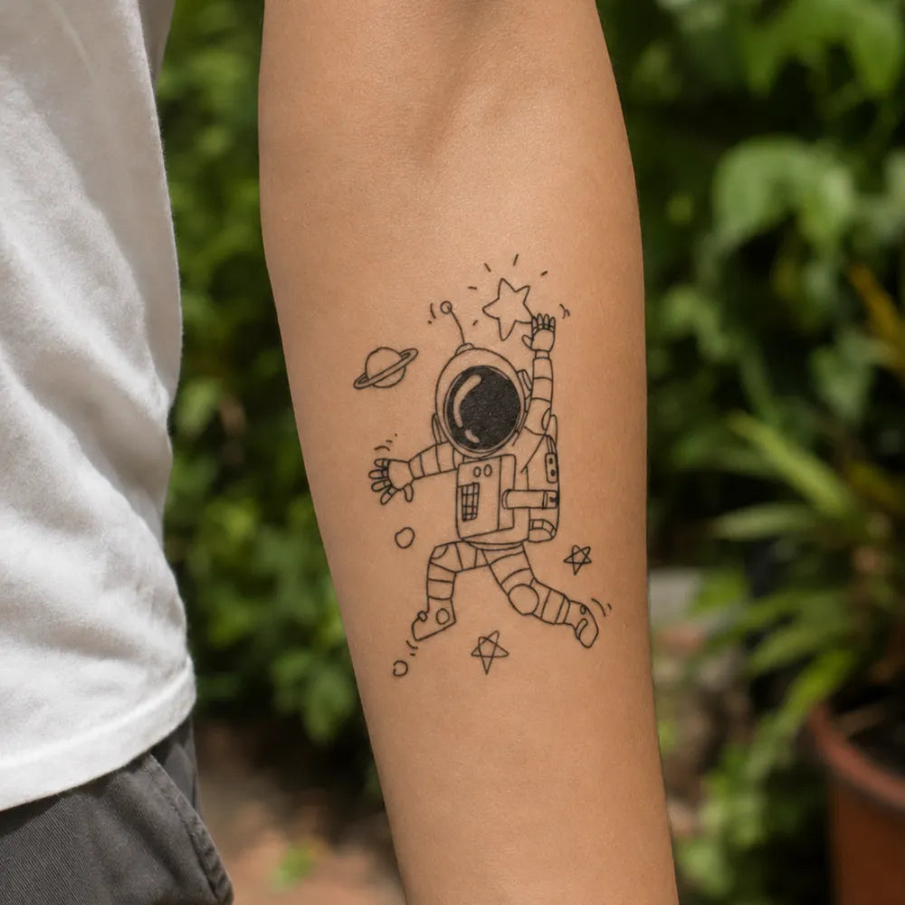 SafeTatt — Space Explorer · fotografie tetování na kůži